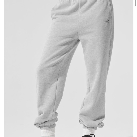 ALO Yoga Pants - Alo Accolade Sweatpants Medium